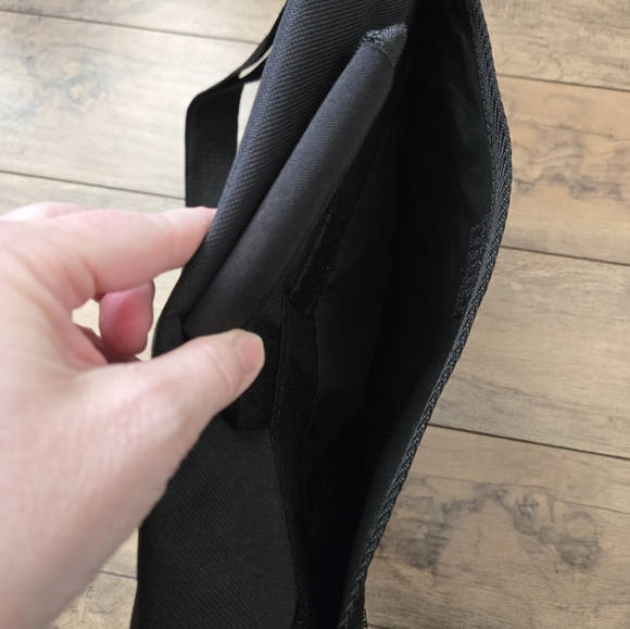 Disney Black Messenger Bag, Tons Of Pockets! - Picture 8 of 12